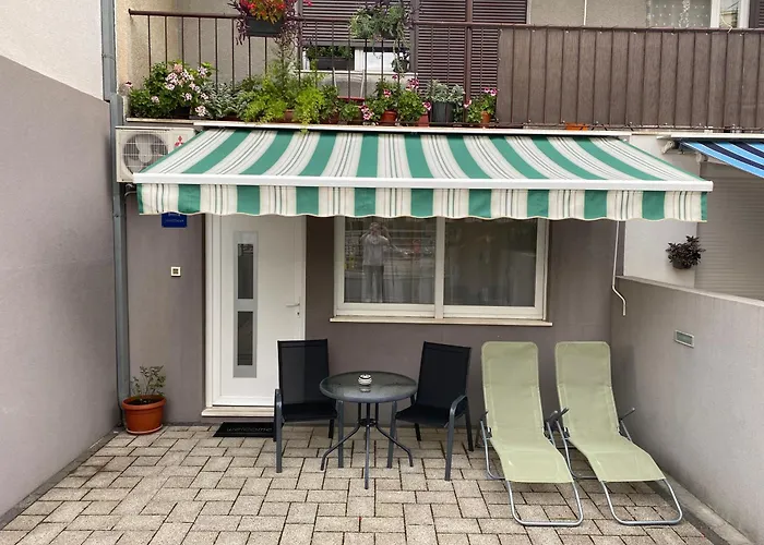 Prestige With Free Parking Apartman Split